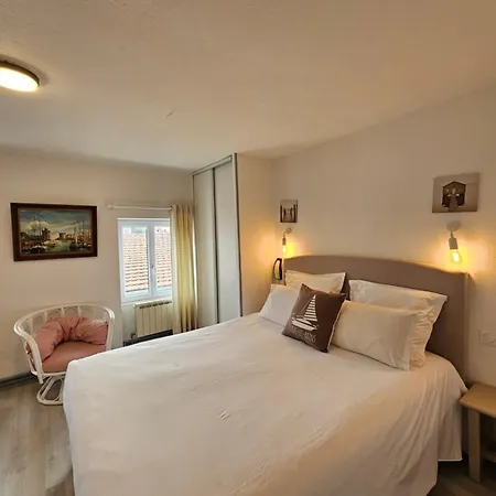 2 Etoiles Et Restaurant Le Galet Bleu Отель 2*