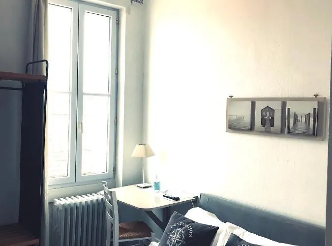 2 Etoiles Et Restaurant Le Galet Bleu Hotel