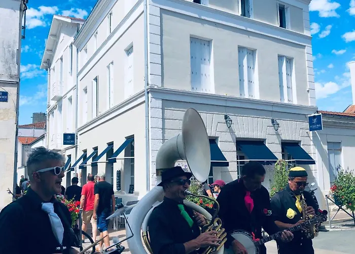 2 étoiles Et Restaurant Le Galet Bleu Hotel 2*